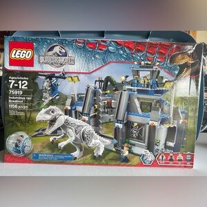 Lego Jurassic World Indominus Rex Breakout Set 75919.